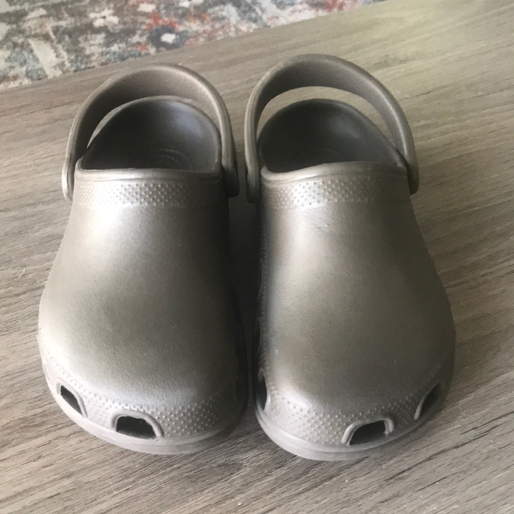 Crocs Brown Women’s 8 Men’s 6